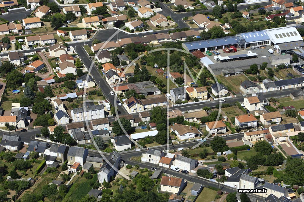 Photo arienne de Thouars (la Croix Blanche)