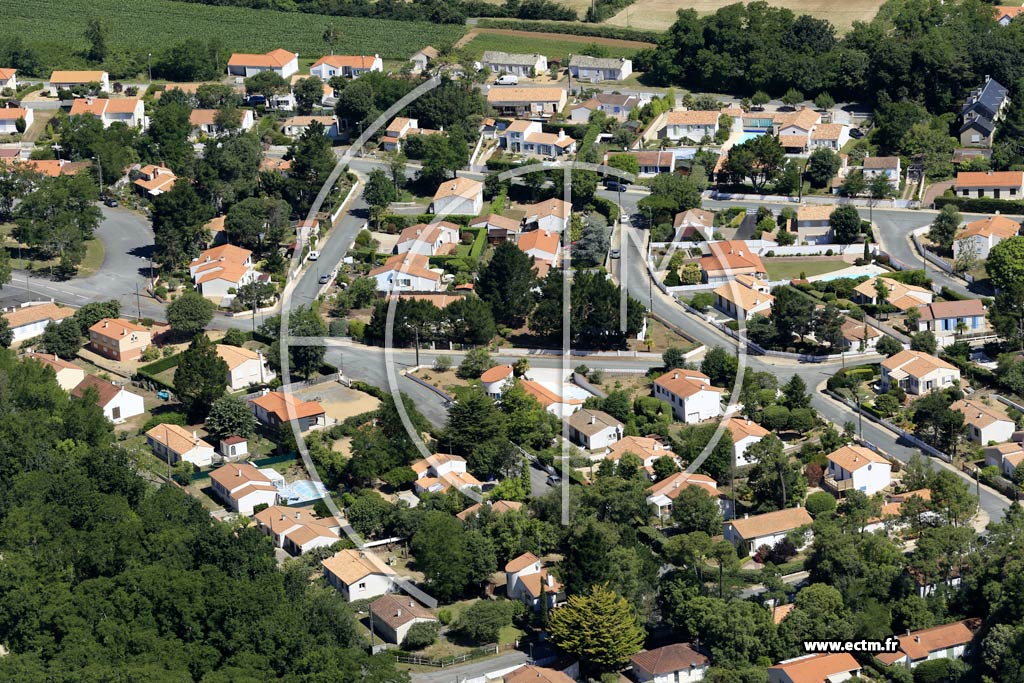 Photo arienne de Longeville-sur-Mer (le Parc de la Gurinire)