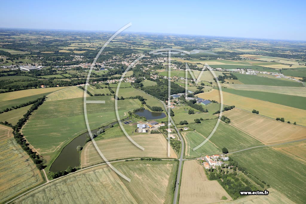 Photo arienne de Mareuil-sur-Lay-Dissais (les Moque-Paniers)