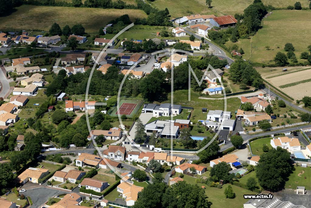 Photo arienne de Mouilleron-le-Captif (la Croix)