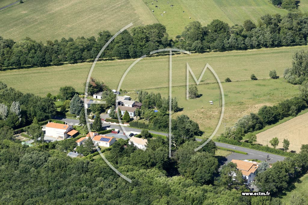 Photo arienne de Saint-Sulpice-le-Verdon (Croix de Charrette)