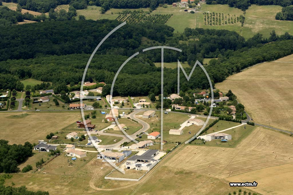 Photo arienne de Hautefage-la-Tour (Piquepoul)