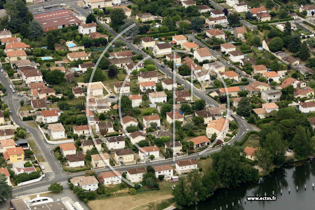 Photo arienne de Villeneuve-sur-Lot (Courtade)