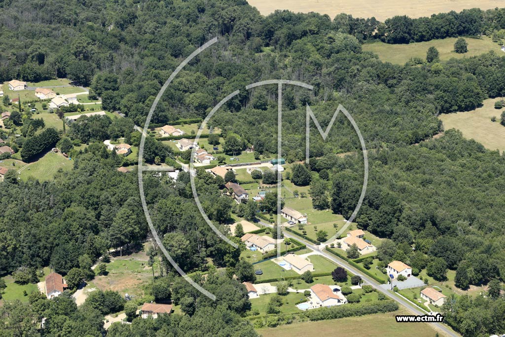 Photo arienne de La Chapelle-Gonaguet (le Puy de Merlande)