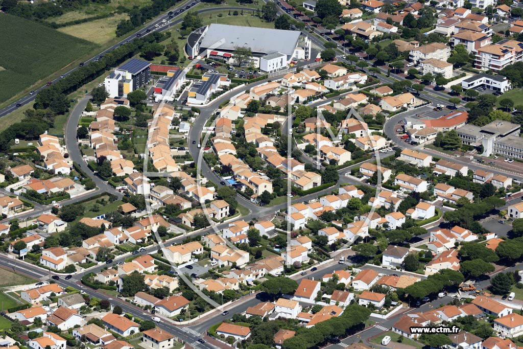 Photo arienne de Royan (le Perche)