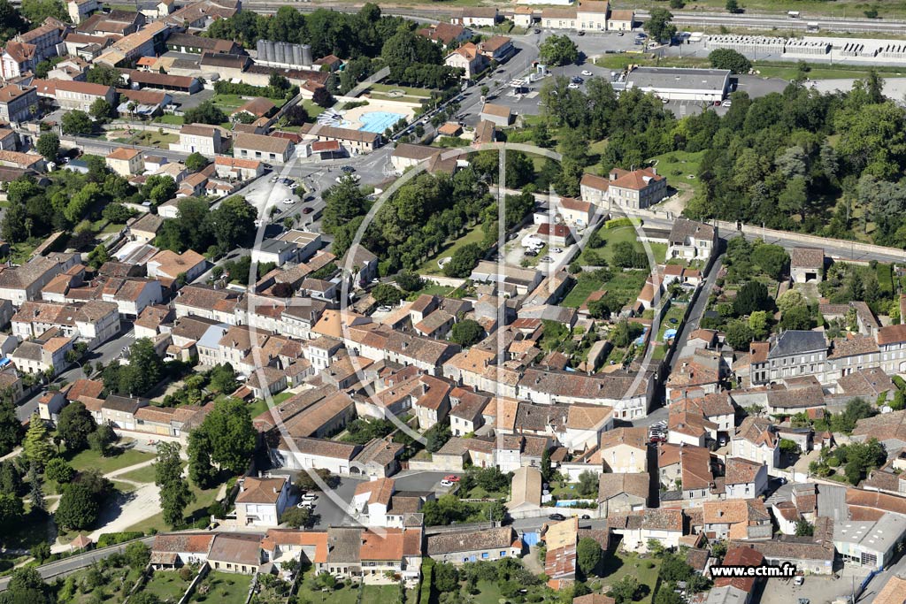 Photo arienne de Chteauneuf-sur-Charente (Centre)