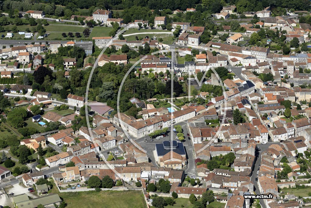 Photo arienne de Chteauneuf-sur-Charente (Centre)