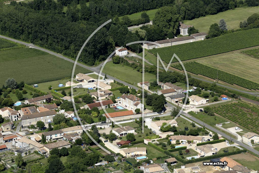 Photo arienne de Chteauneuf-sur-Charente (les Peyronnets)