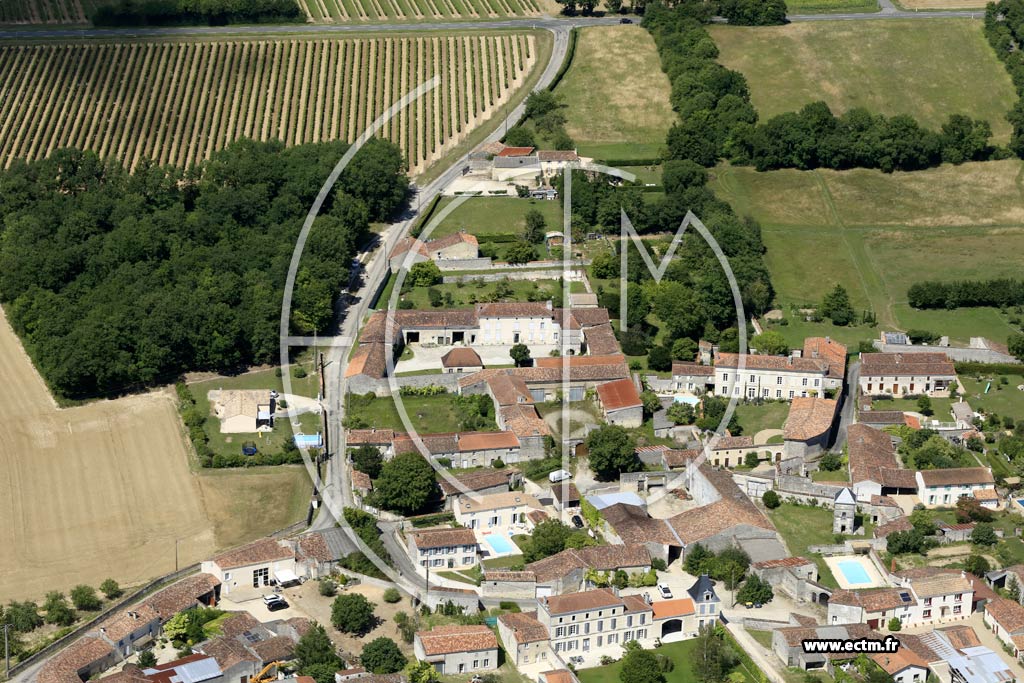 Photo arienne de Neuvicq-le-Chteau (les Brousses)