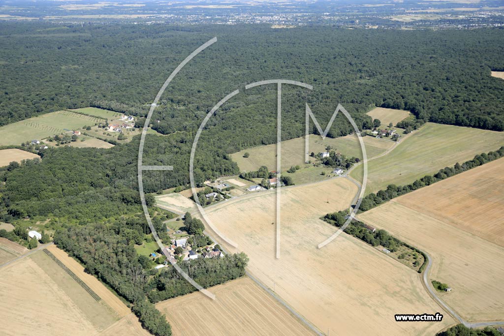 Photo arienne de La Croix-en-Touraine (le Plessis - les Grands Champs - Bois Godeau)