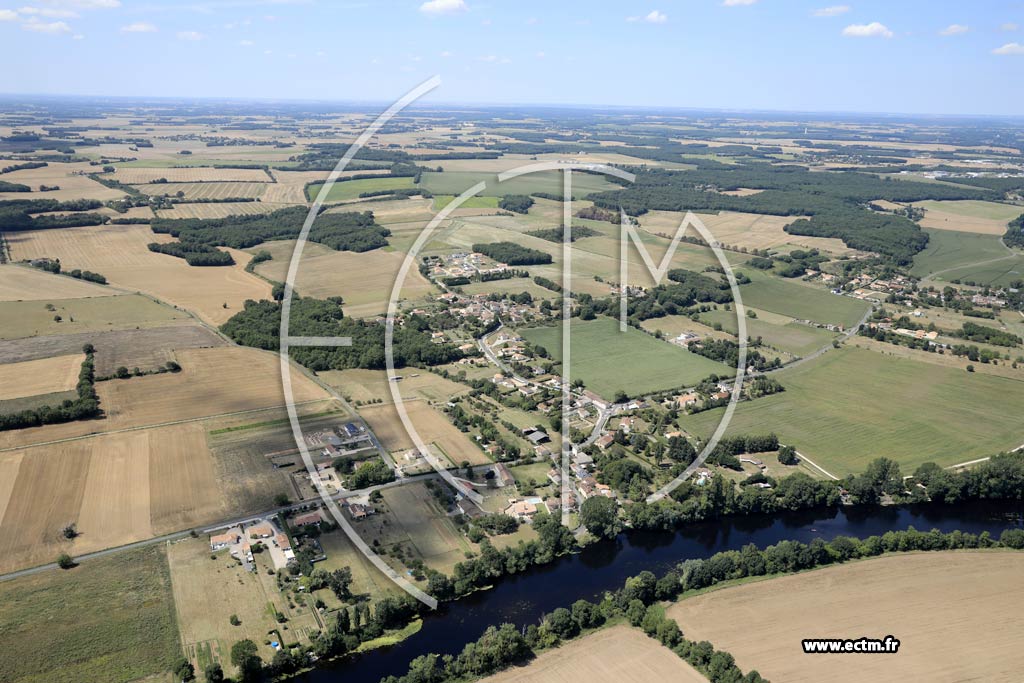 Photo arienne de Valdivienne (le Petit Clos - la Prunerie - la Doussardire)