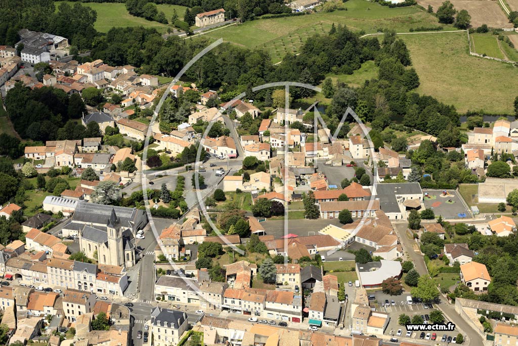 Photo arienne de La Crche (Centre)