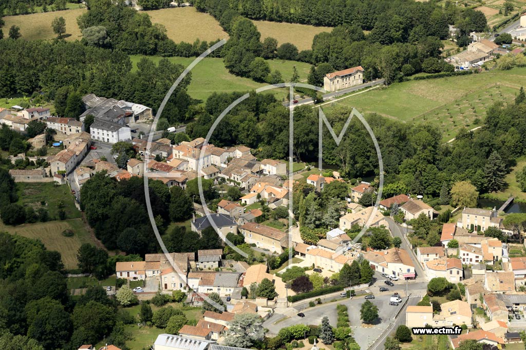 Photo arienne de La Crche (Centre)