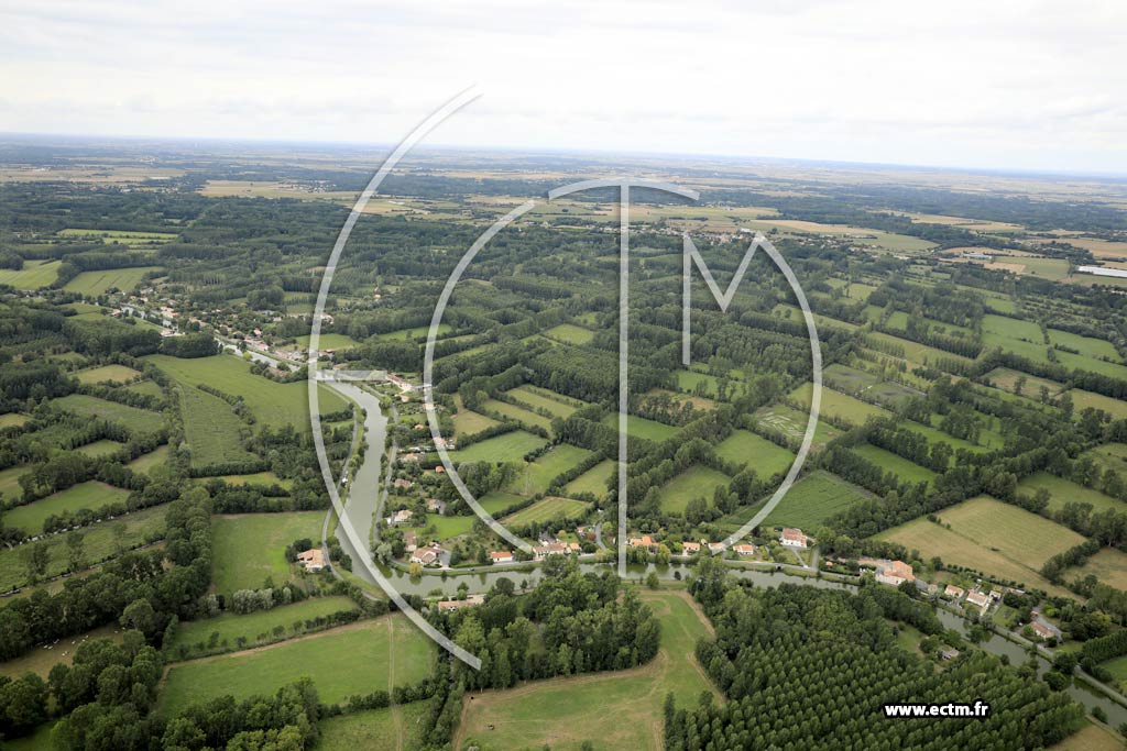 Photo arienne de Le Mazeau (Village de la Svre - le Coin de Chambrun)