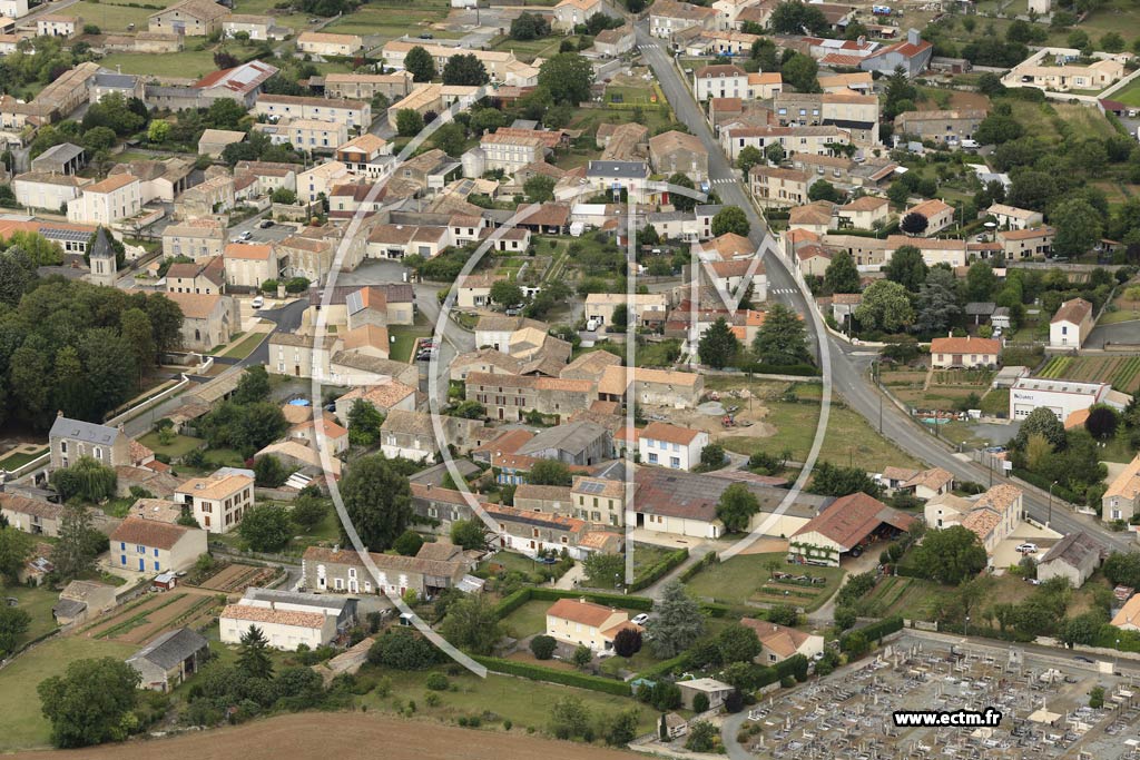 Photo arienne de Villiers-en-Plaine (Centre)