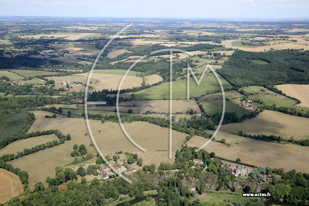 Photo arienne de couch-les-Valles (la Ferme du Chteau - Chappelle Saint-Roch)