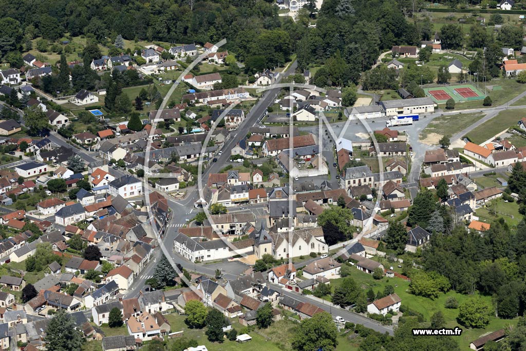 Photo arienne de Neuvy-sur-Barangeon (Centre)