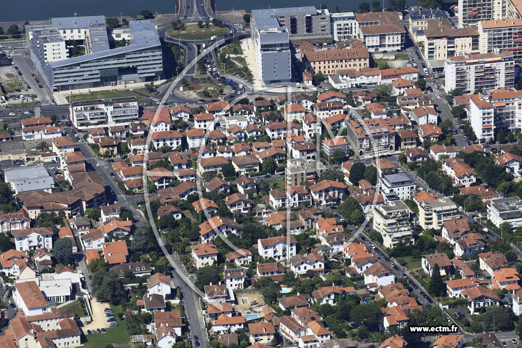 Photo arienne de Bayonne (Lachepaillet)