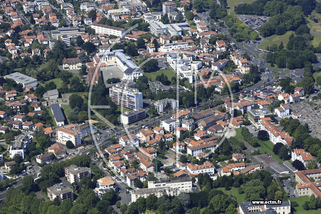 Photo arienne de Bayonne (Lahubiague)