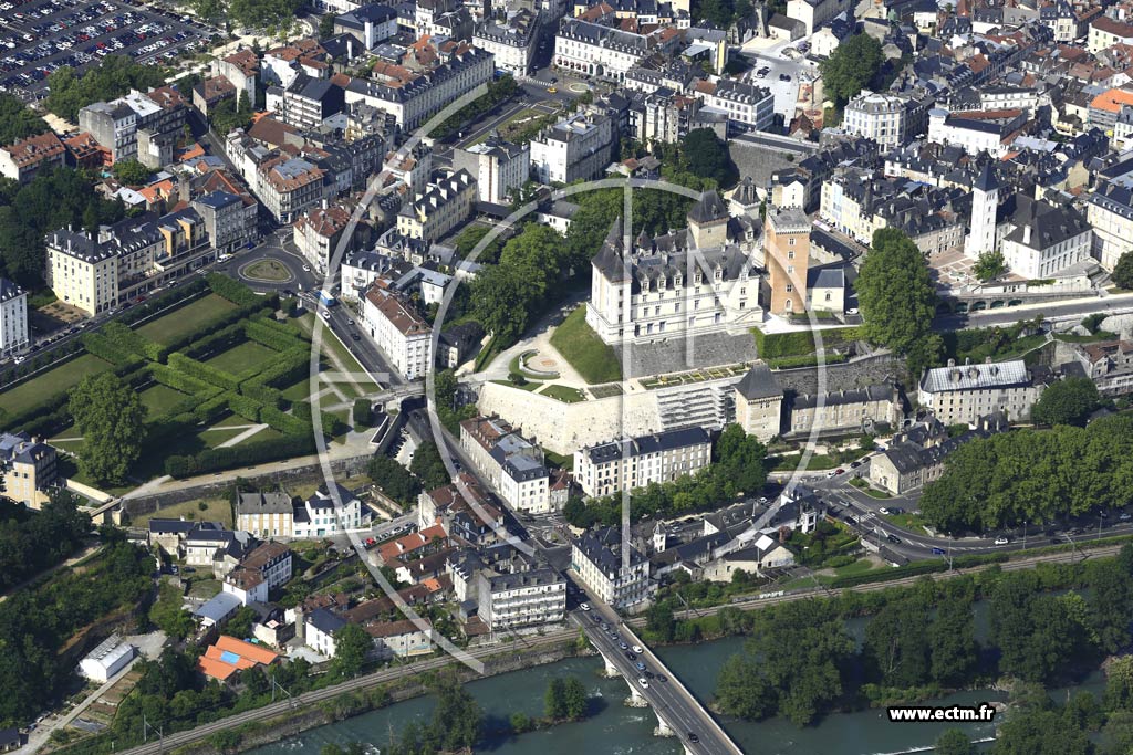 Photo arienne de Pau (Pont de Nemours)