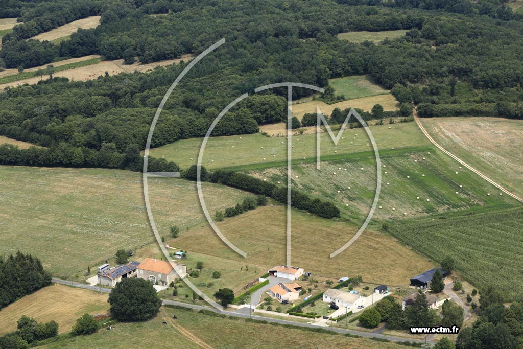 Photo arienne de Marillac-le-Franc (Croix de Bord)