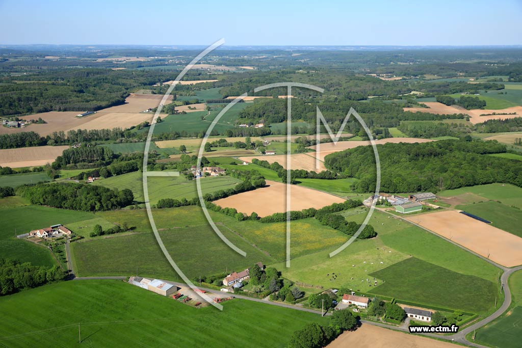 Photo arienne de Saint-Michel-de-Chavaignes (Le Poirier de Juillet)