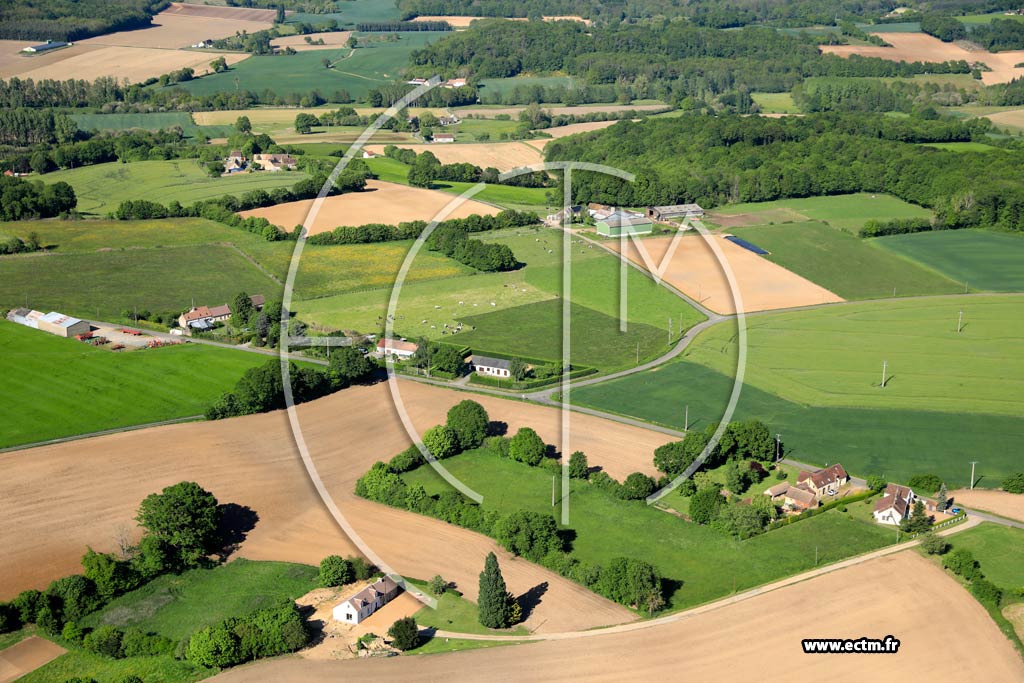 Photo arienne de Saint-Michel-de-Chavaignes (Les Brosses)