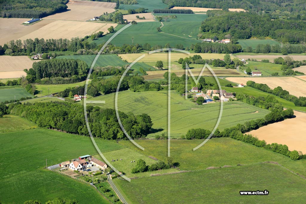 Photo arienne de Saint-Michel-de-Chavaignes (Les Jauges)