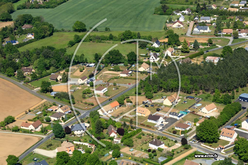 Photo arienne de Saint-Mars-la-Brire (La Croix)