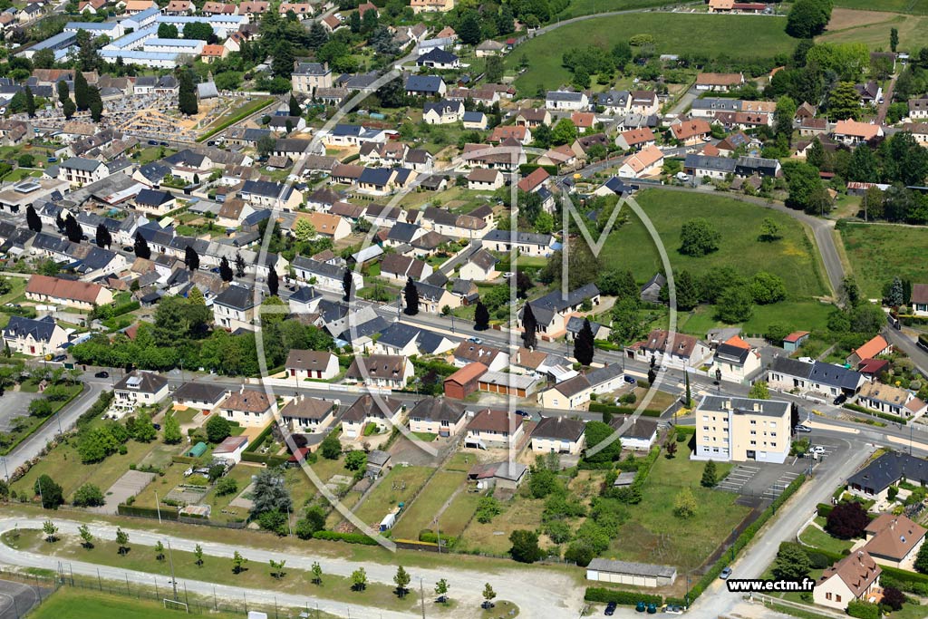 Photo arienne de Parign-l'vque (Chteauroux)