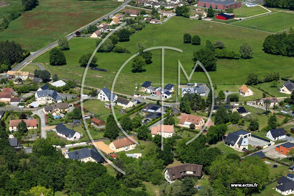 Photo arienne de Parign-l'vque (La Croix de Montbray)