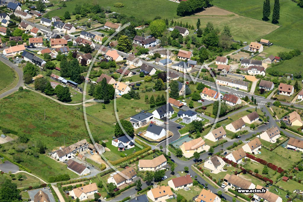 Photo arienne de Parign-l'vque (La Touche)