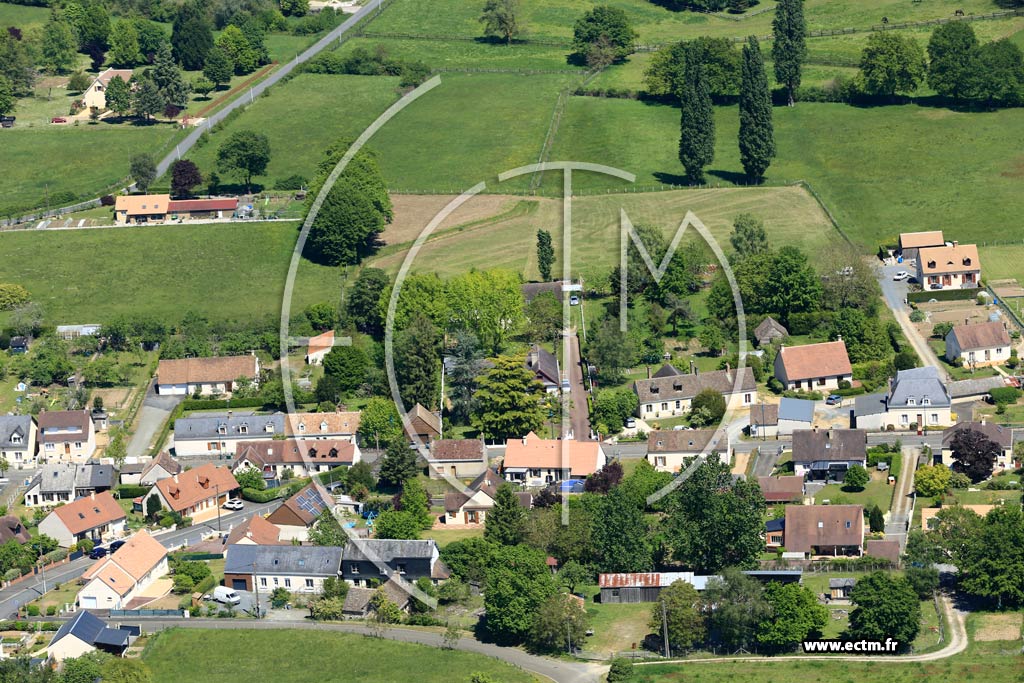 Photo arienne de Parign-l'vque (La Touche)