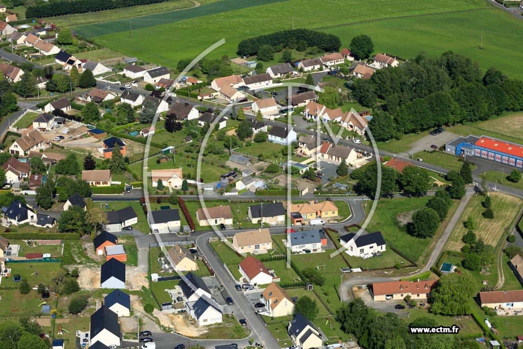 Photo arienne de Crans-Foulletourte (Petit Rosier)