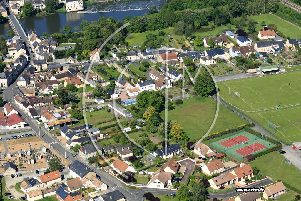 Photo arienne de La Suze-sur-Sarthe (Le Grand Bourg)