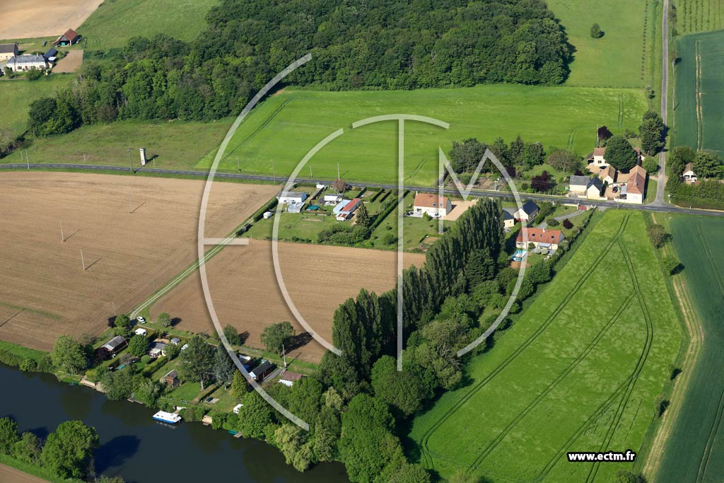 Photo arienne de Noyen-sur-Sarthe (La Croix de Voisine)