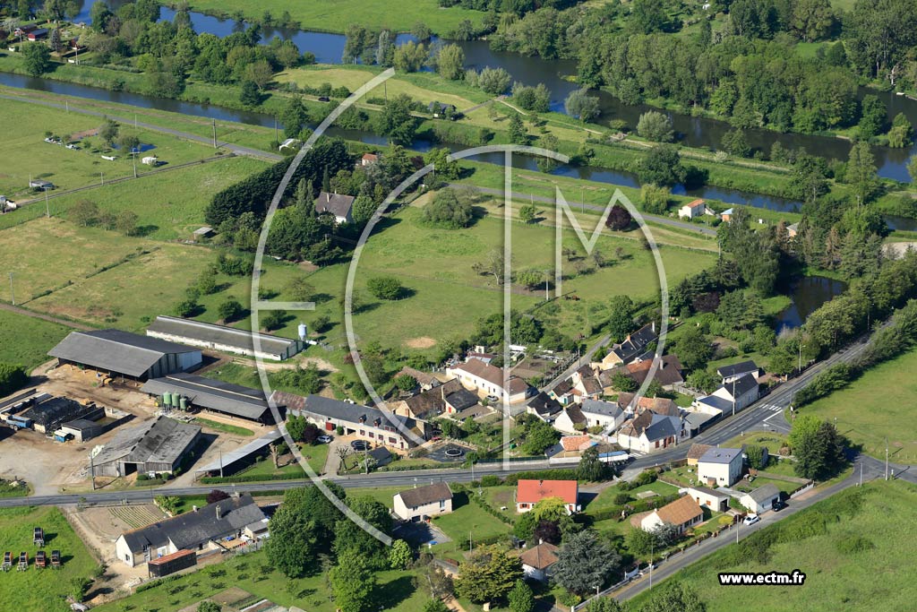 Photo arienne de Noyen-sur-Sarthe (La Madeleine)