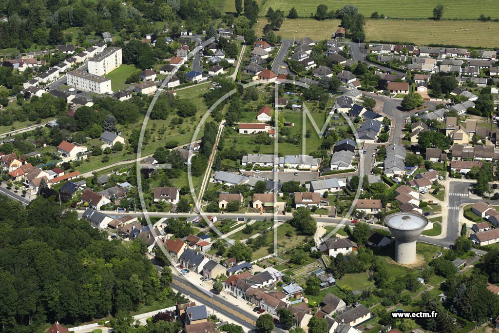 Photo arienne de Mehun-sur-Yvre (La Belle Fontaine)