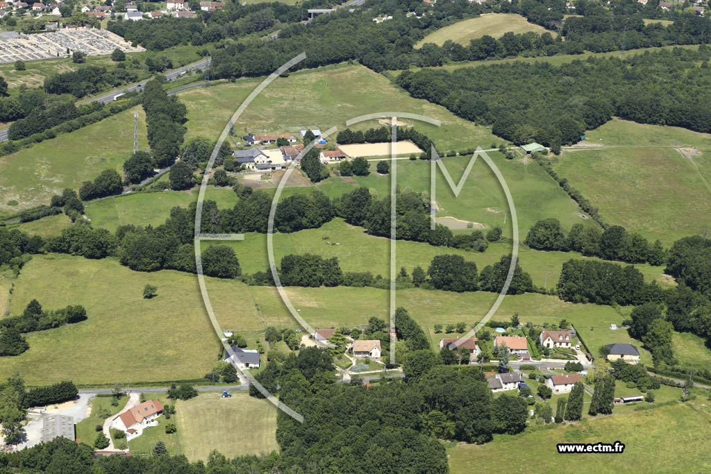 Photo arienne de Vierzon (Le Village au Piquet)