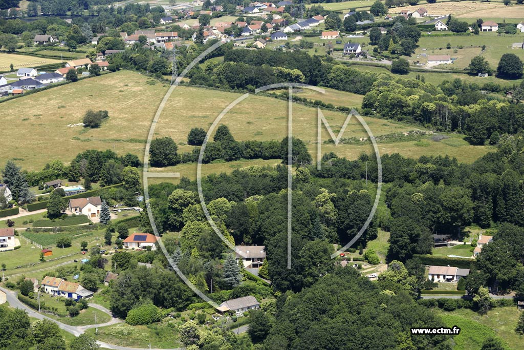 Photo arienne de Saint-Sernin-du-Bois (La Planche)